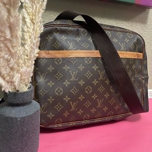 Louis Vuitton Reporter GM- SOLD